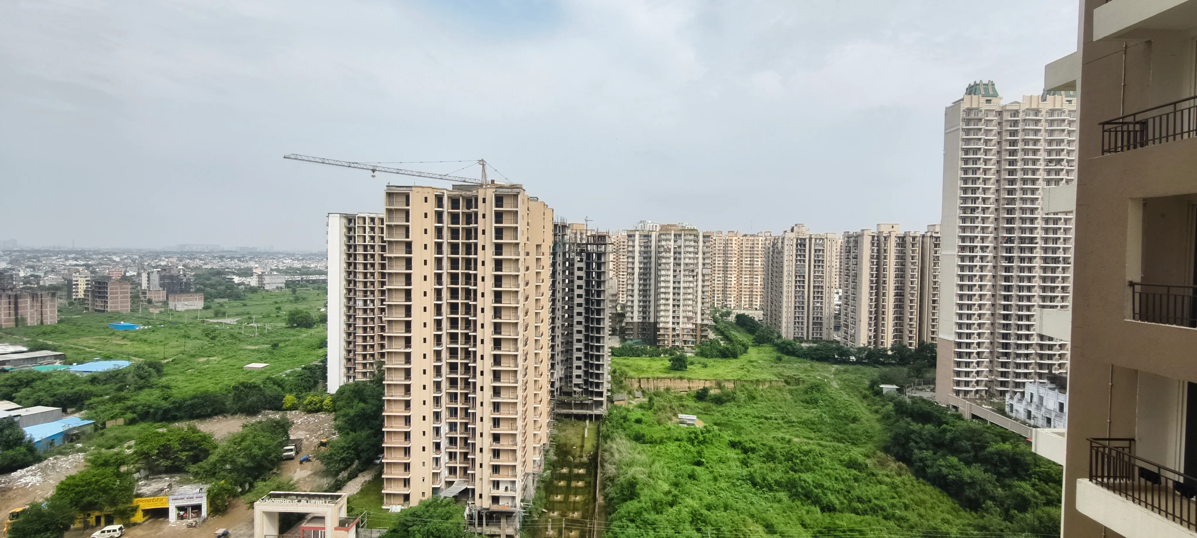 Amrapali Golf Homes 2, 3 BHK Flats in Sector 4 Greater Noida West