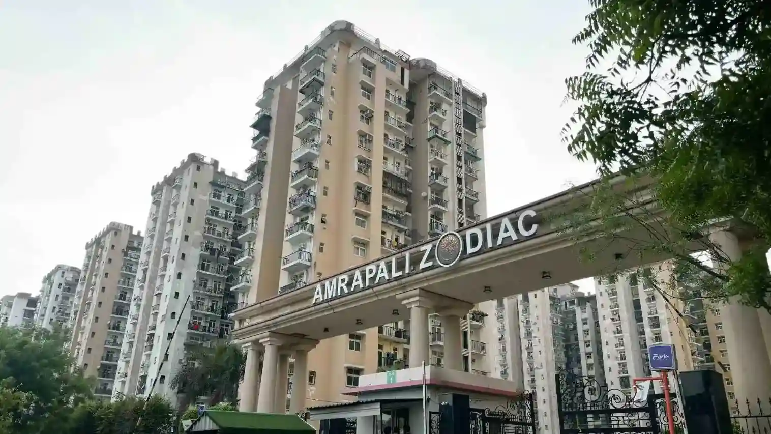 Amrapali Zodiac 3, 4 BHK Flats in Sector 120 Noida
